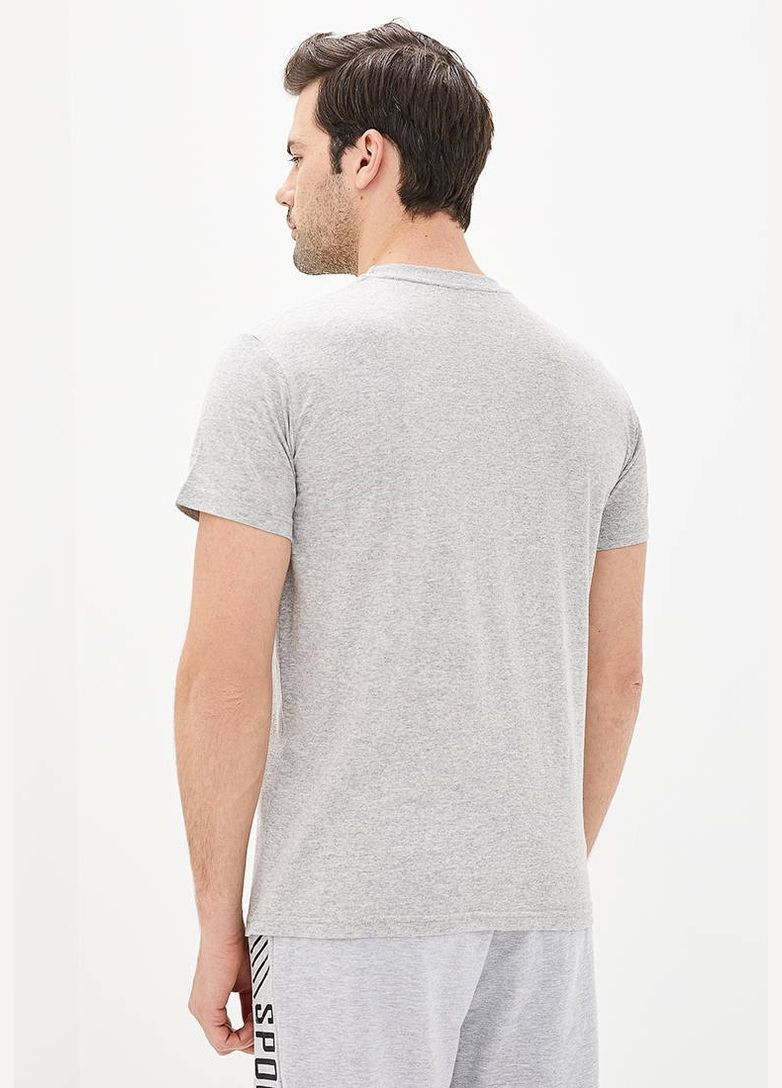 Светло-серая футболка мужская базовая с коротким рукавом Роза