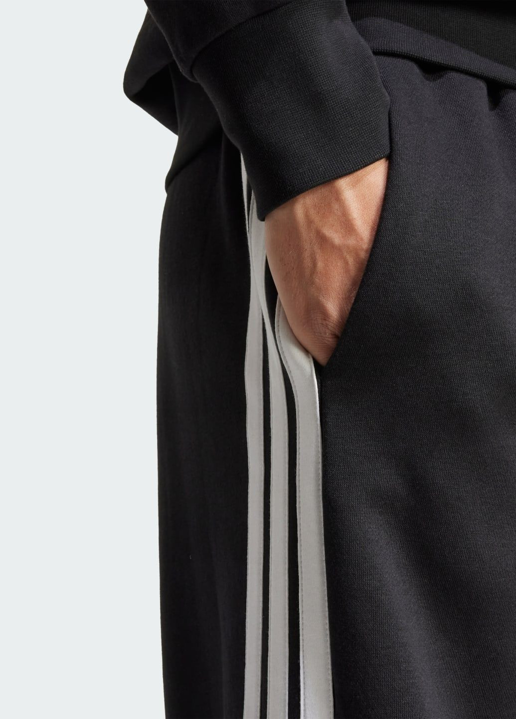 Штани Essentials 3-Stripes Fleece Wide Leg adidas (369931821)