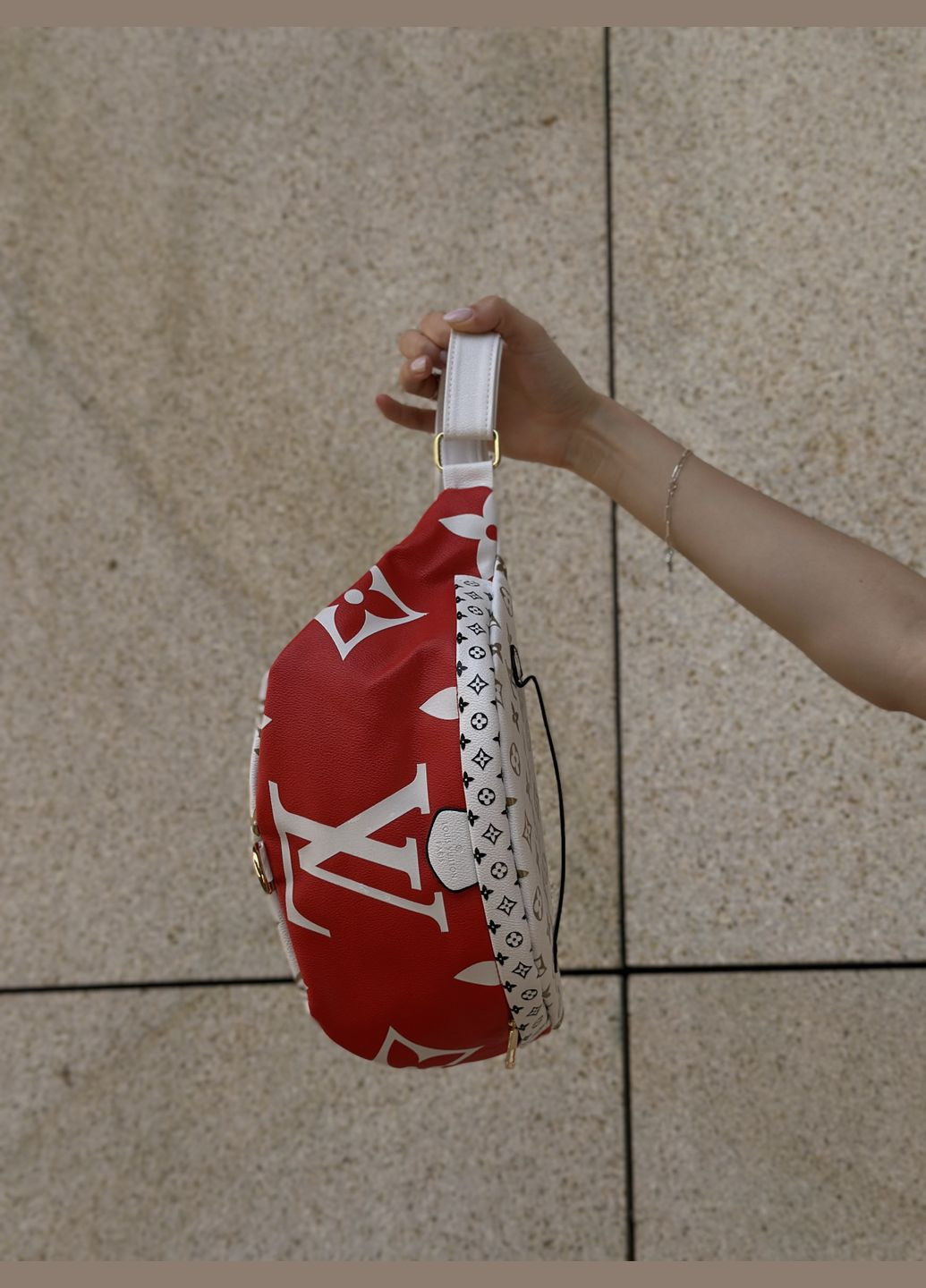 Жіноча сумка LV бананка через плече No Brand (295903402)