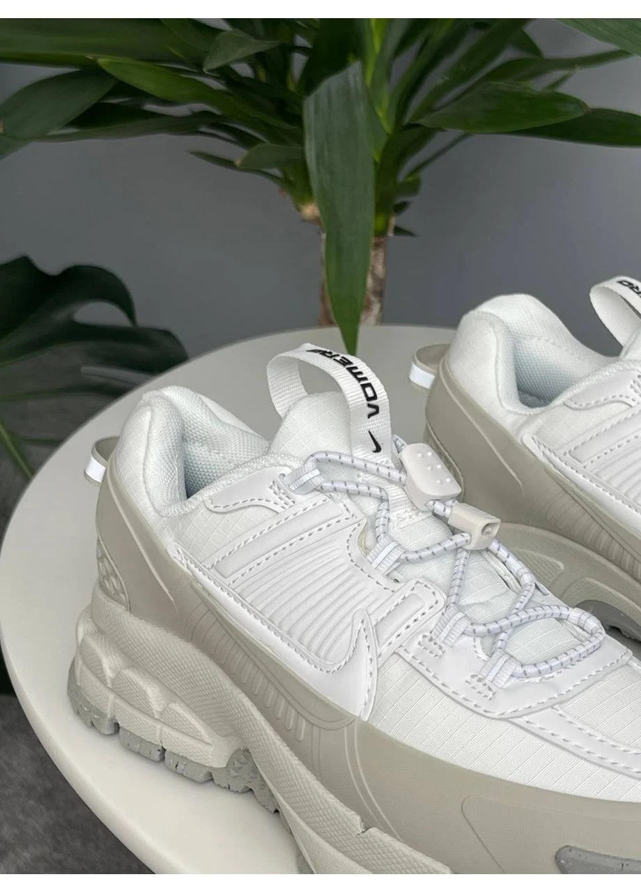 Кросівки жіночі і чоловічі NIke Vomero Roam White Beige | Найк Вомеро Роам білі No Brand білі демісезони (361019673)