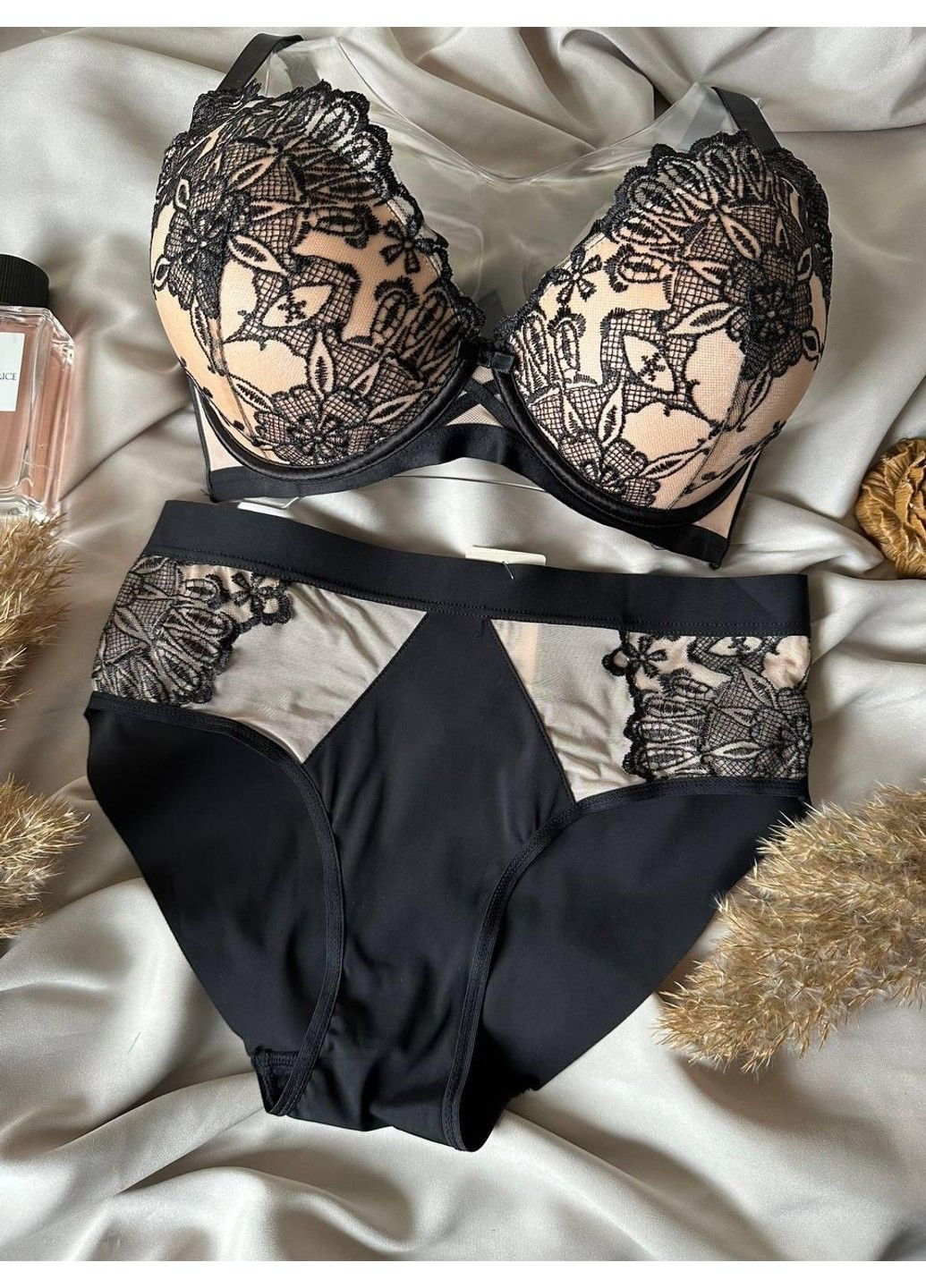 Чорний комплект бюстгальтер push-up + трусики сліпи 2386 чорний Weiyesi