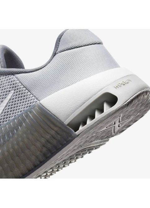 Комбіновані кросівки metcon 9 dz2617-002 всесезон Nike