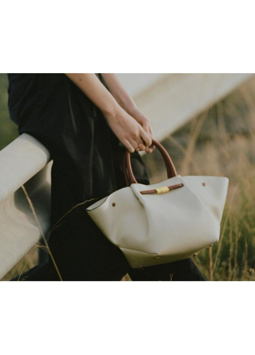 Сумка жіноча з екошкіри бежева з коричневими ручками No Brand (364134797)