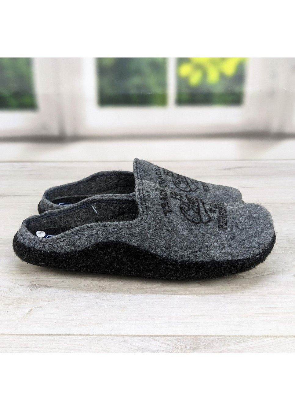 Серые тапочки мужские фетровые для паркета Inblu