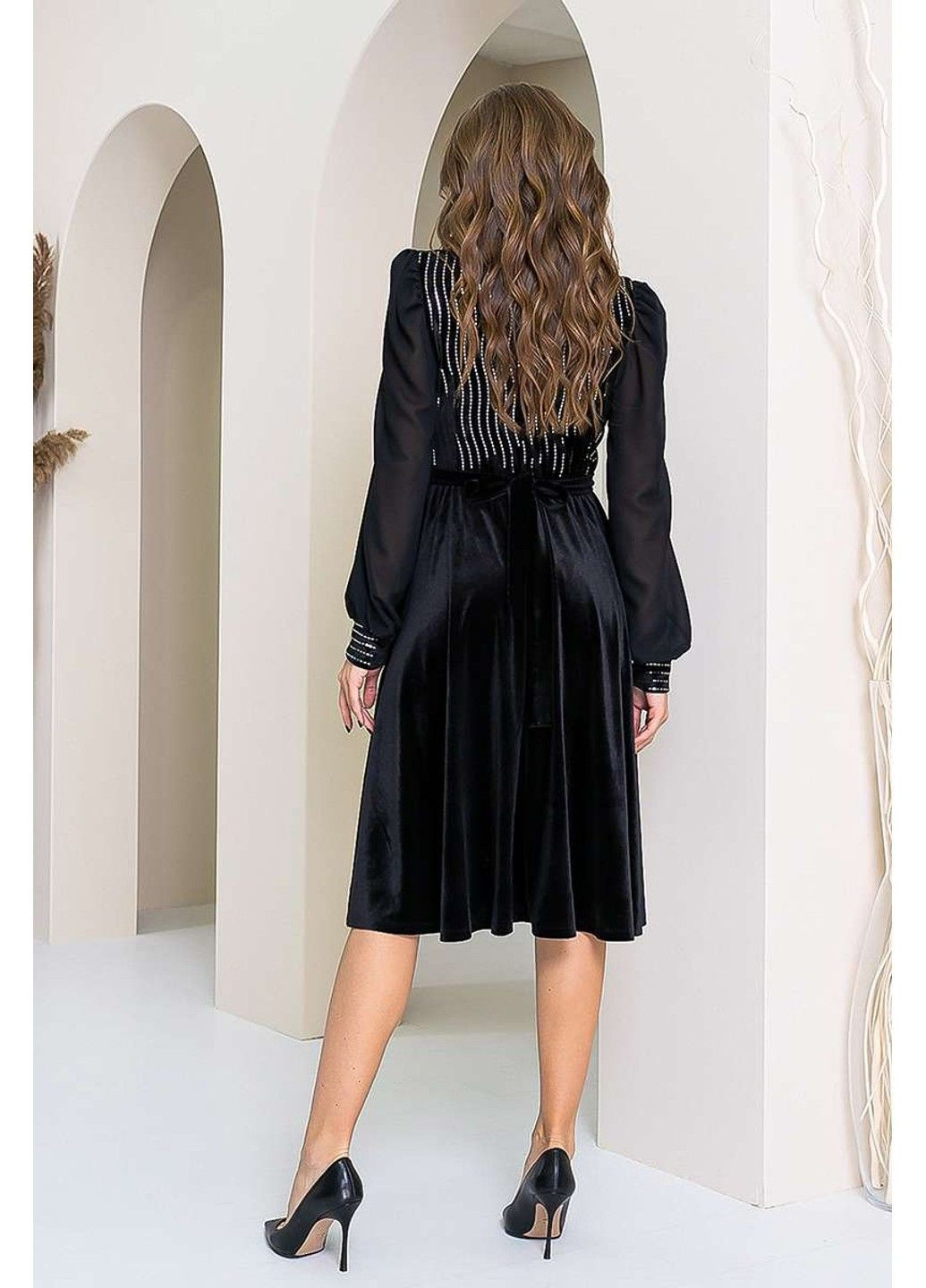 Чорна коктейльна сукня оксамит паєтка 21134 чорна Tanita-Romario