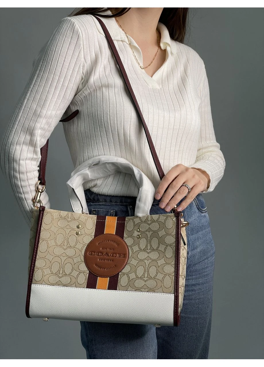 Сумка женская Dempsey Tote 22 In Signature Jacquard With Stripe No Brand (367609976)