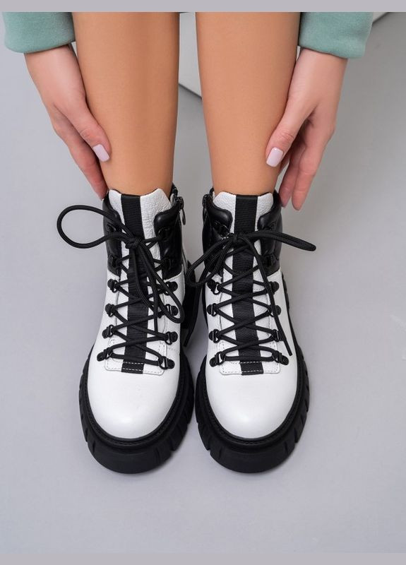 Зимние черно-белые теплые ботинки на меху ISSA PLUS