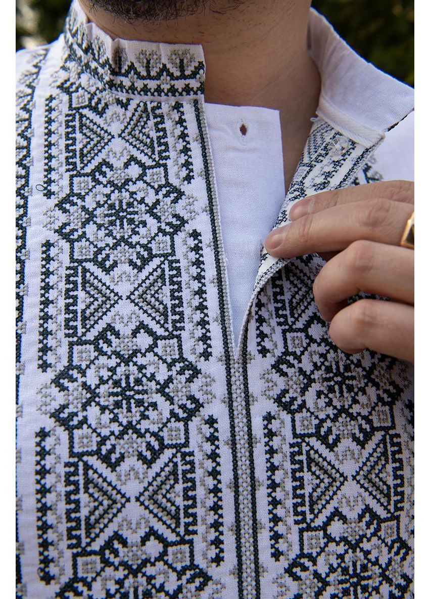 Белая мужская льняная вышиванка белого цвета с современным серым орнаментом, длинный рукав, стильный классический дизайн V&V узор орнамент прямой, приталенная, свободная лен (364864725)