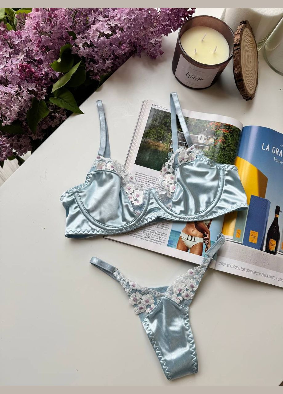 Світло-блакитний демісезонний ніжний комплект у небесному кольорі Vakko