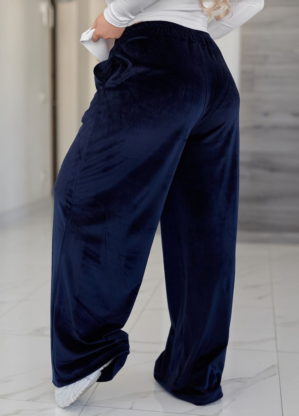 Брюки велюровые женские свободного фасона палаццо без манжетов No Brand (370079595)