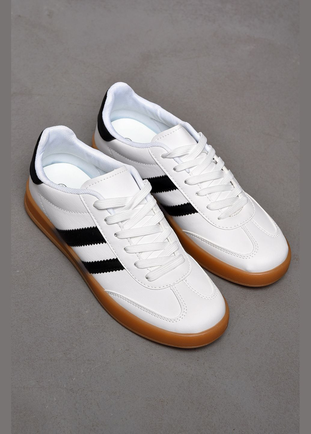 Кросівки жіночі білого кольору Let's Shop білі демісезони (326269897)