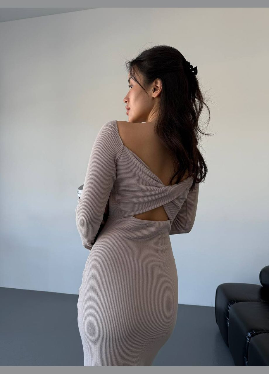 Бежевое деловое, кэжуал, коктейльное, вечернее женское платье силуэтная No Brand