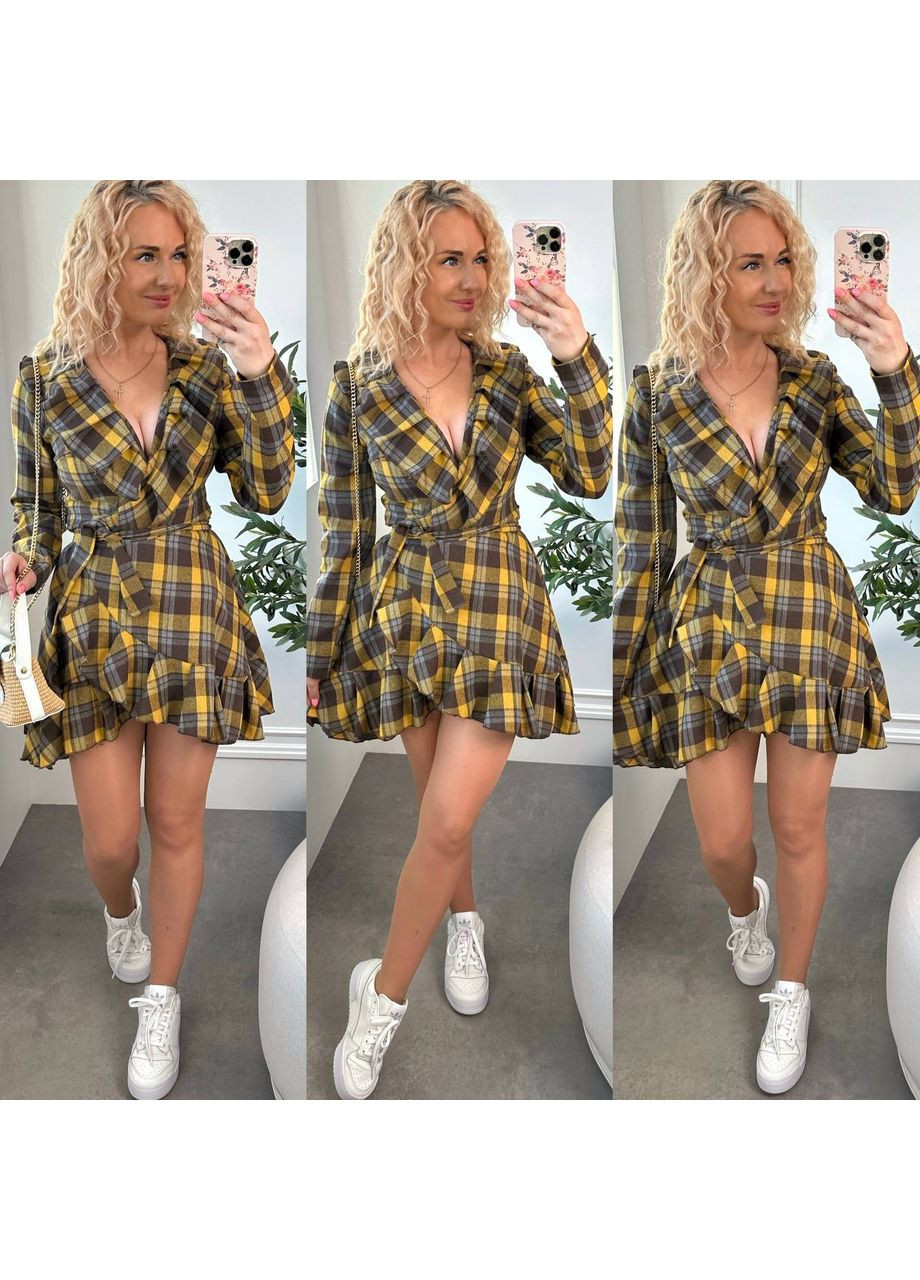 Світло-коричнева сукня фланель люкс якості,у клітинку на запах з воланами Україна