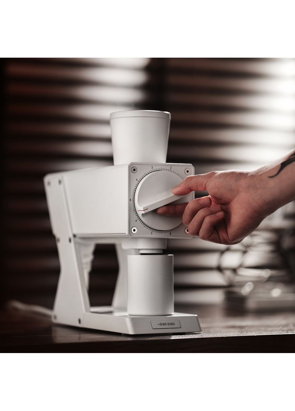 Електрична кавомолка Navigator F74 Біла (G7060W-OS) MHW-3BOMBER (362346307)