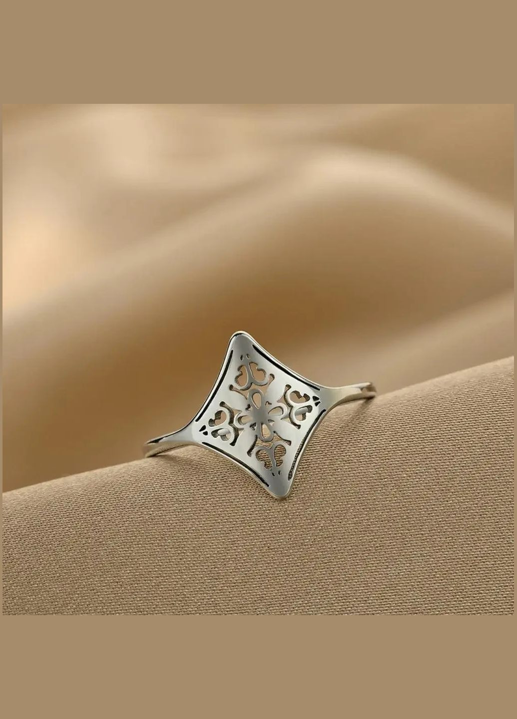 Минималистическое серебристое женское кольцо лазером вырезаны узоры размер 17.5 Fashion Jewelry (285272343)
