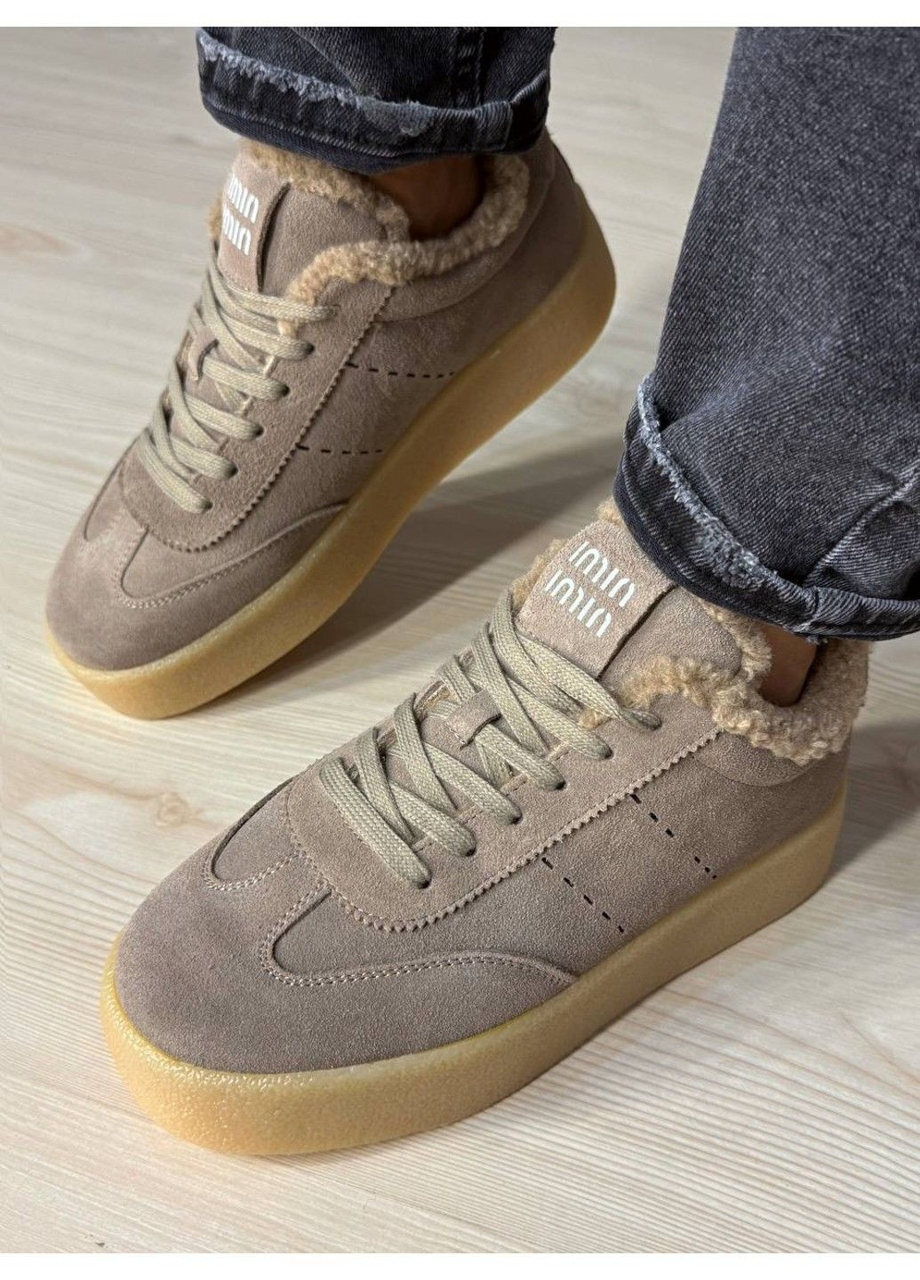 Бежевые кеды женские 633-5 утепленные замшевые на меху бежевые Hengji