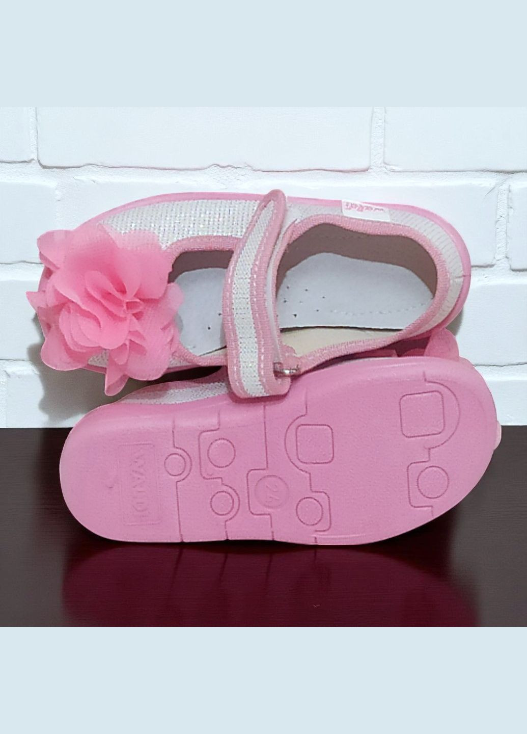 Белые ортопедические закрытые тапочки на липучке сменка в садик для девочки валди Waldi с цветами