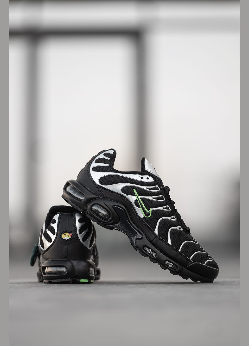 Комбіновані Осінні кросівки чоловічі Nike Air Max Plus TN Black/Green