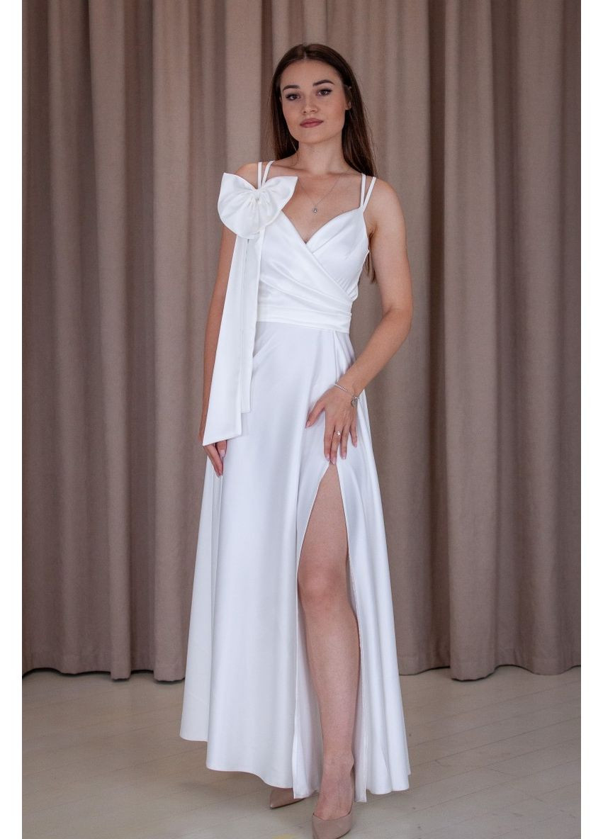 Белое вечернее платье а-силуэт First Woman однотонное