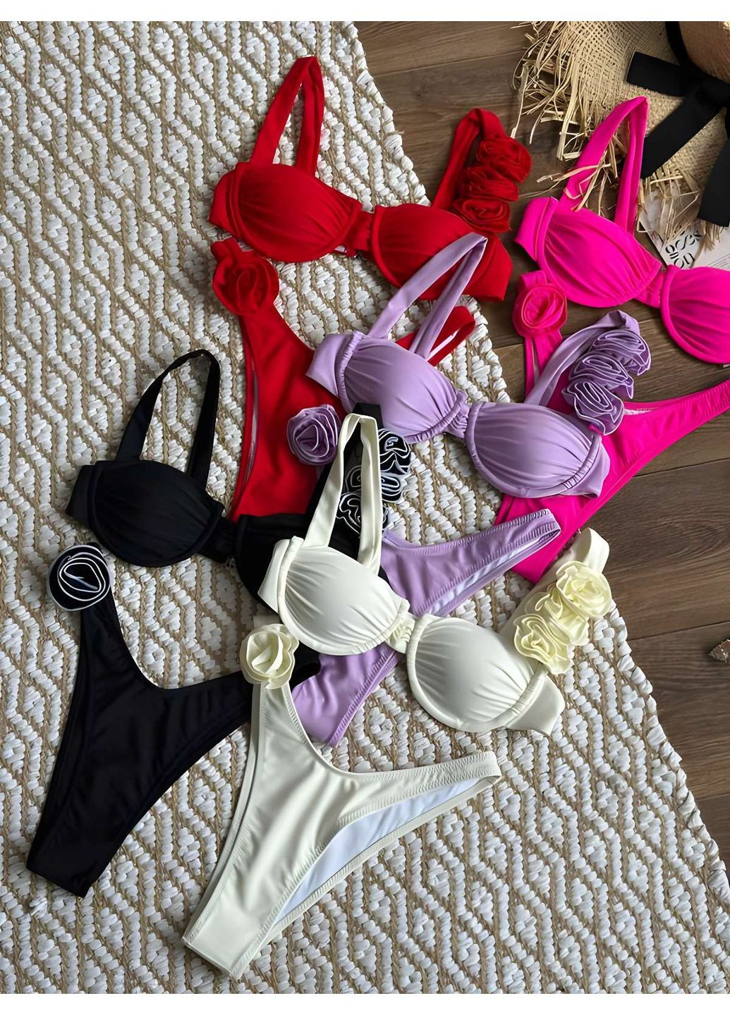 Сиреневый летний женский летний раздельный купальник с фиолетовым цветком. раздельный No Brand