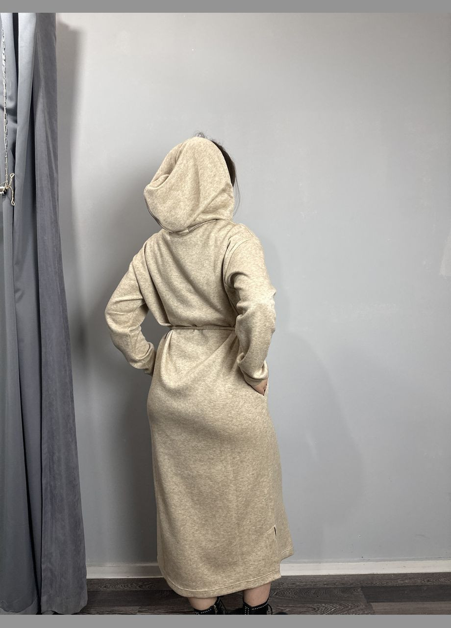 Бежевое кэжуал женское ангоровое платье бежевого цвета макси mkjl64003-1 Modna KAZKA