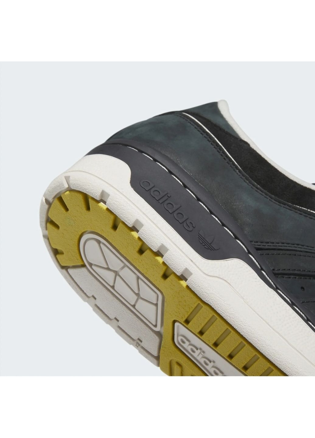 Черные кроссовки мужские rivalry 86 low 2.5 black if3401 adidas