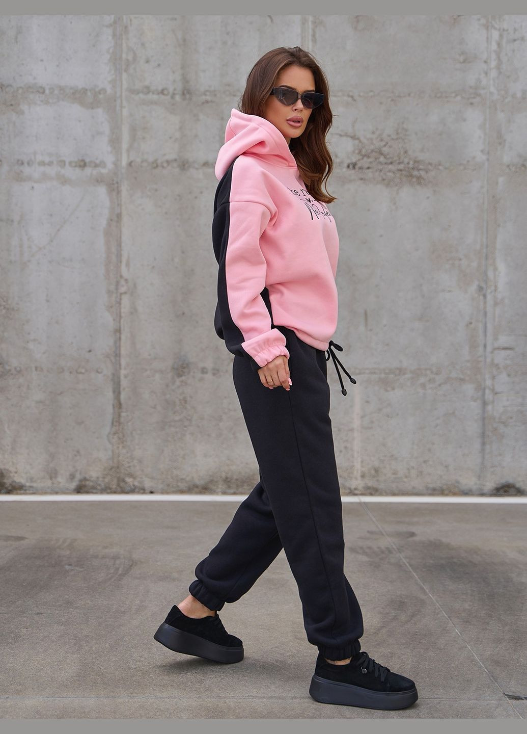 Чорно-рожевий утеплений костюм із написом No Brand (311682443)