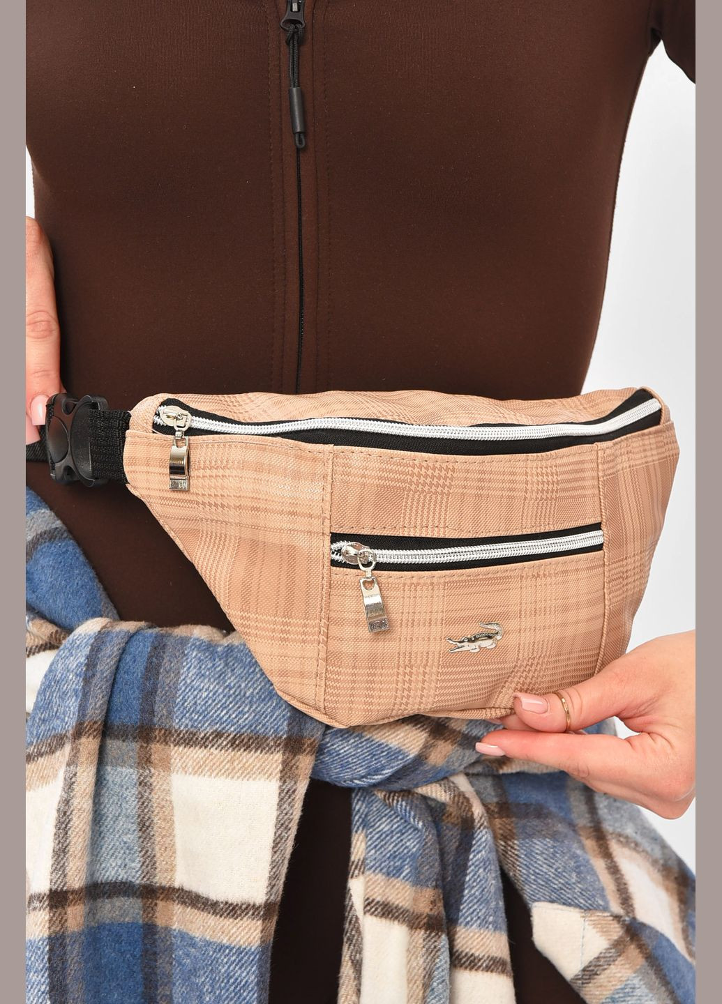 Бананка женская бежевого цвета с принтом Let's Shop (335007377)