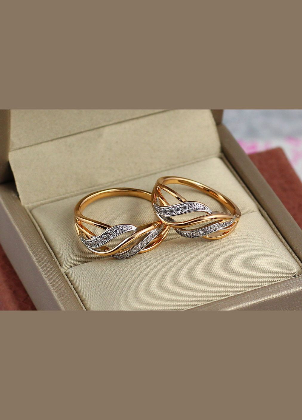 Кольцо с родием поперечные волны р золотистое. Xuping Jewelry (317309695)