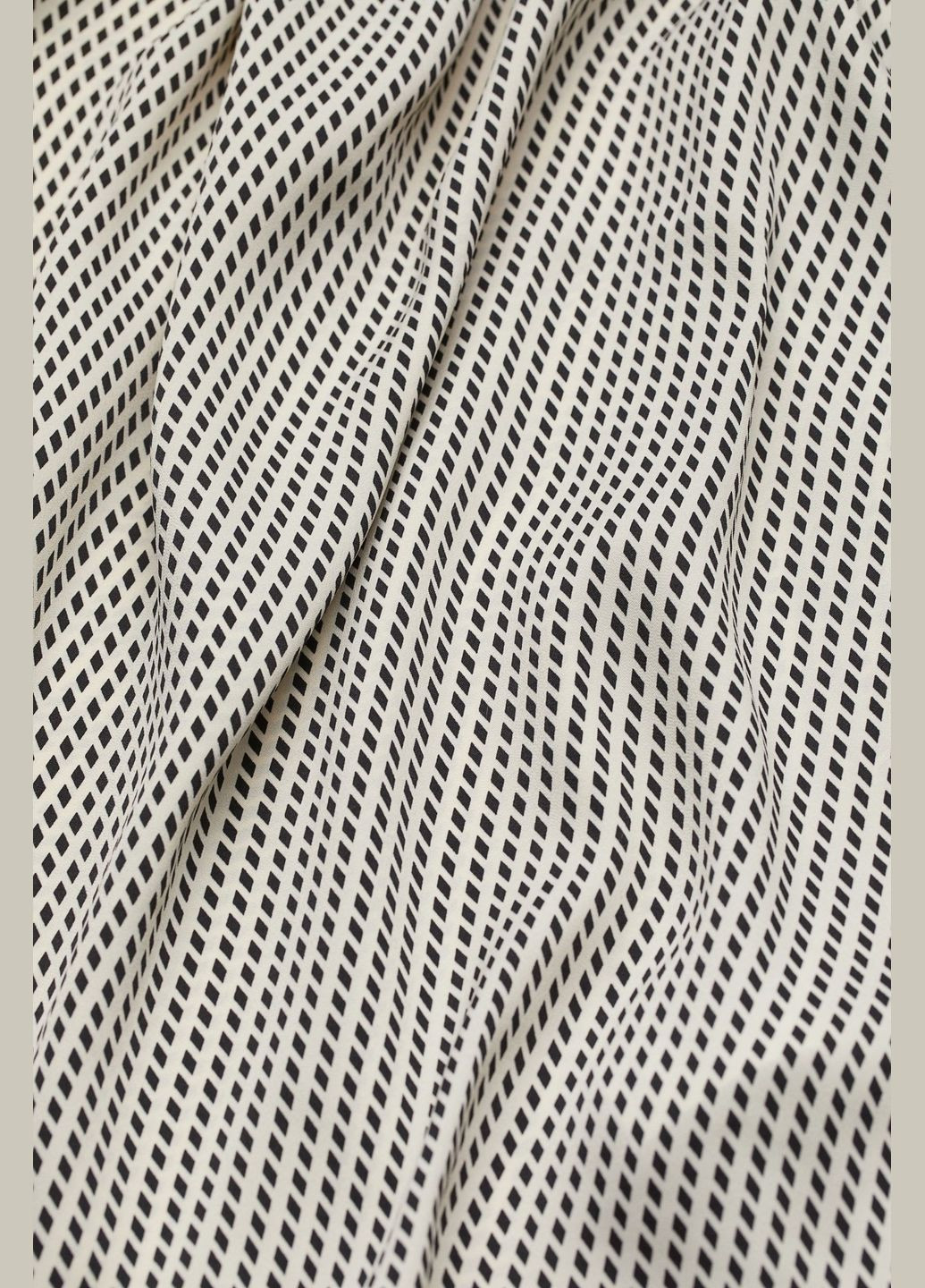 Чёрно-белую блуза H&M