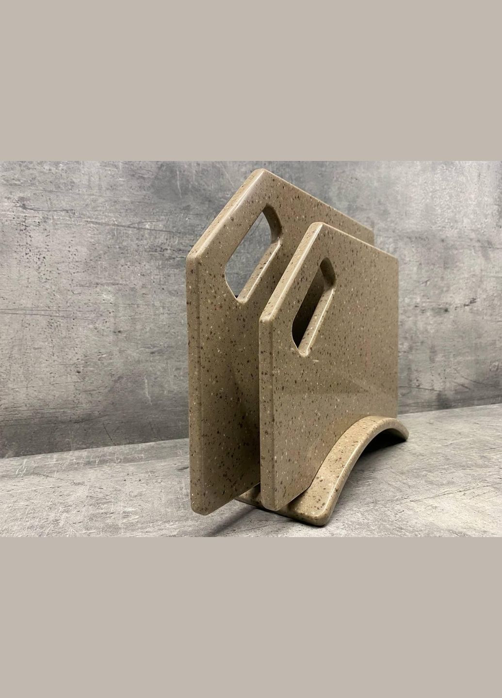 Набір кухонних дошок на підставці зі штучного акрилового каменю GINGER BREAD 2 шт No Brand (347581870)