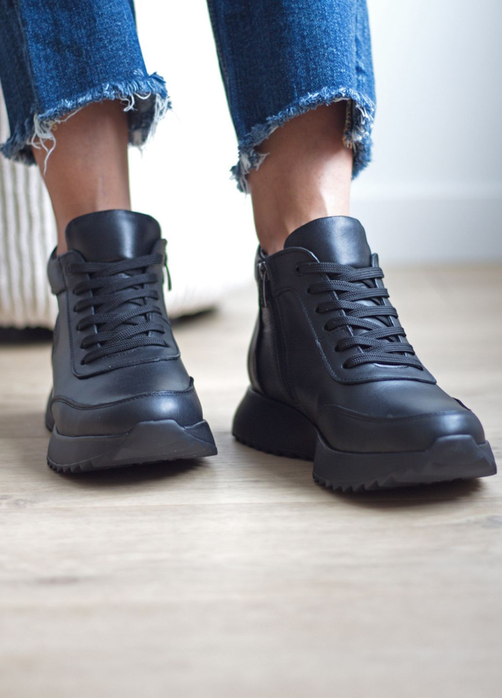 Кроссовки женские осенние из натуральной кожи No Brand 3802/1 чёрные демисезоны (366817372)