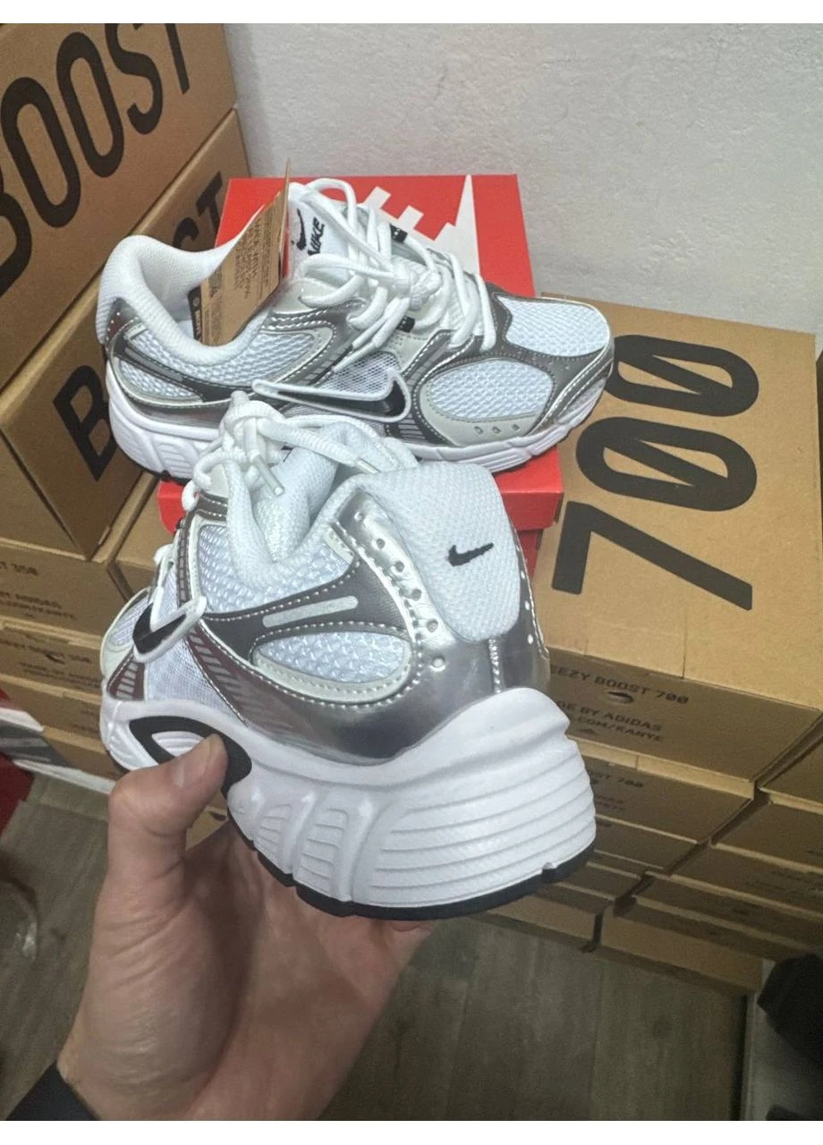 КРОССОВКИ ЖЕНСКИЕ NIKE V5 RNR WHITE SILVER BLACK НАЙК В5 БЕЛЫЕ No Brand белые демисезоны (391006731)