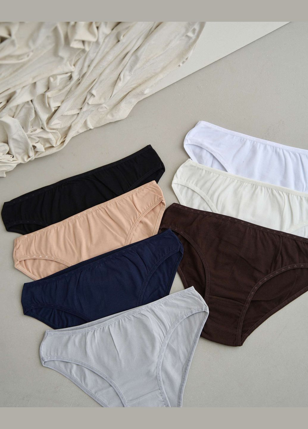 Набір жіночих базових трусиків тижневок - 7 шт Nicoletta (303617408)