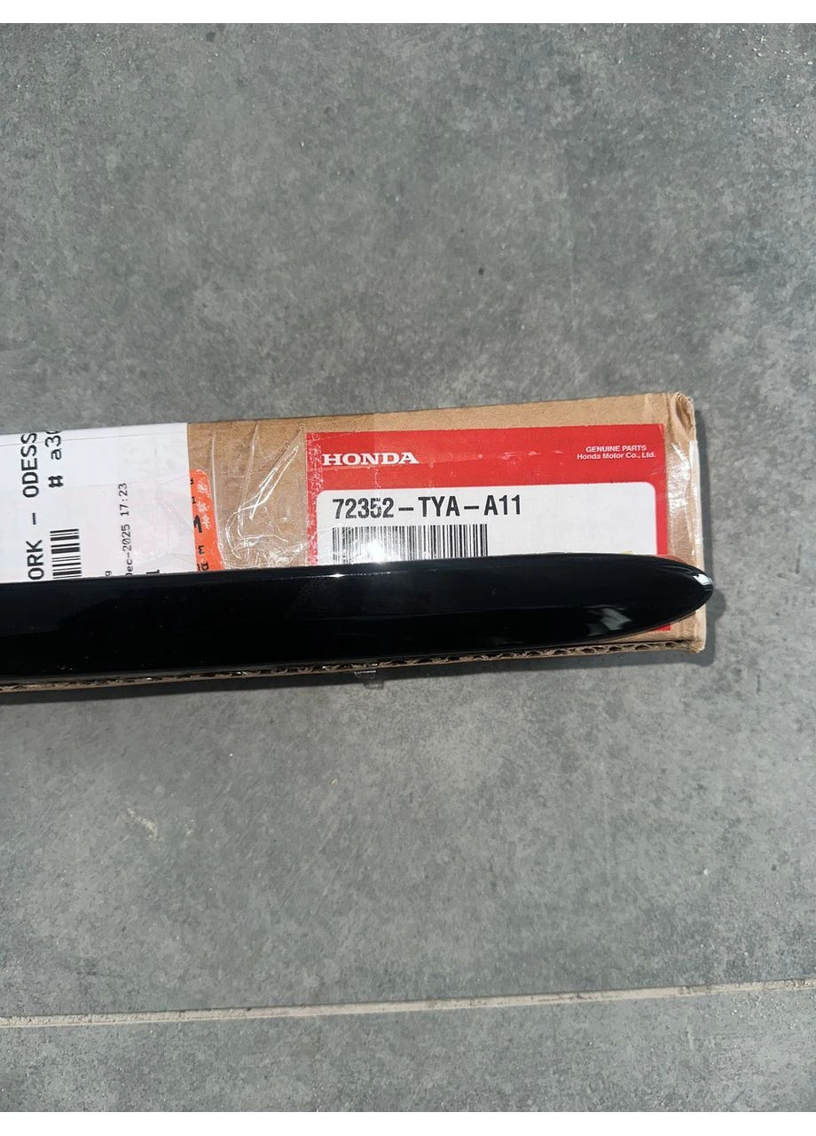 Молдинг двери передней левой Acura 2022- 72352-TYA-A11 Honda MDX (402819802)