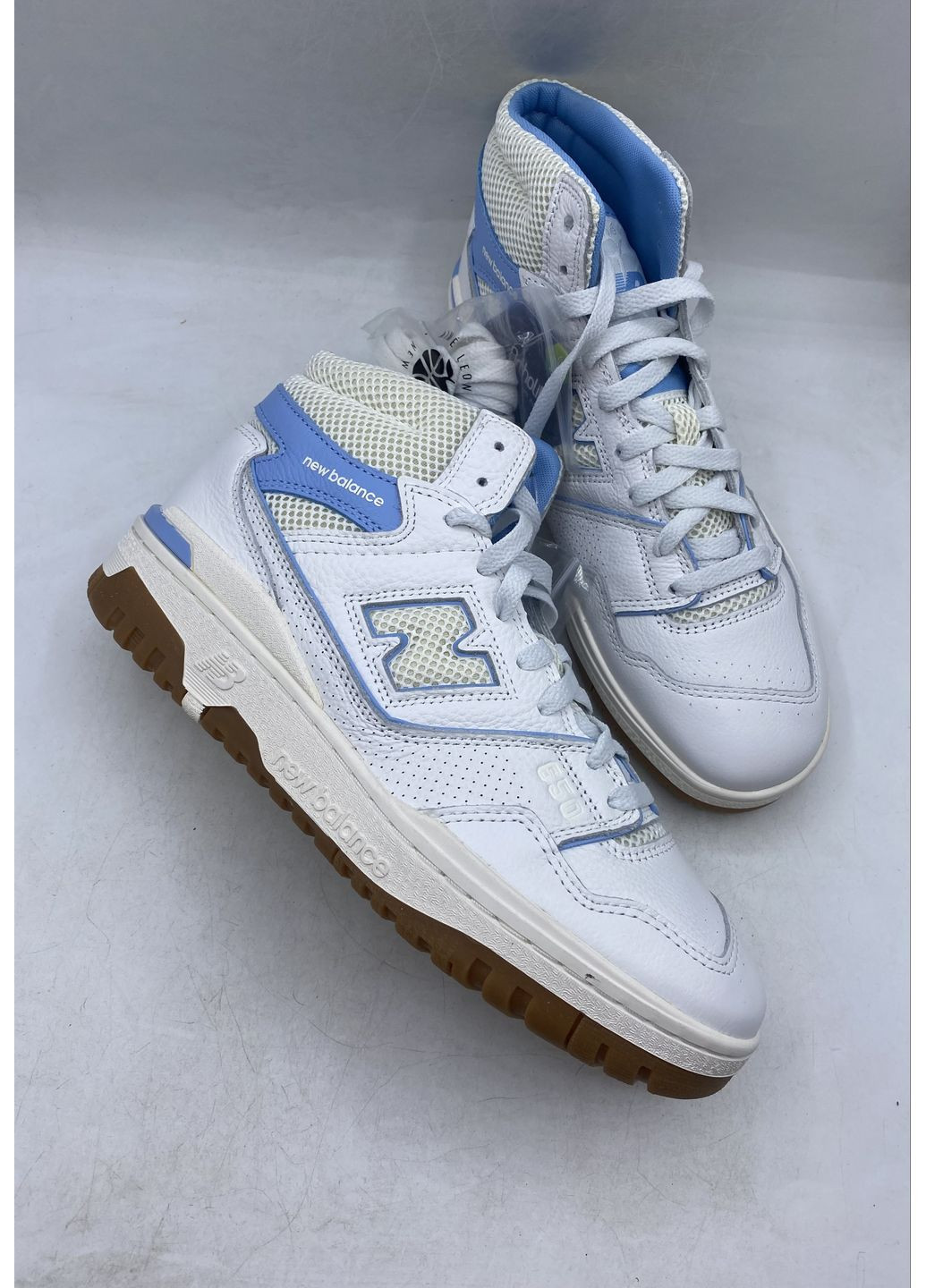Білі кросівки 650 New Balance