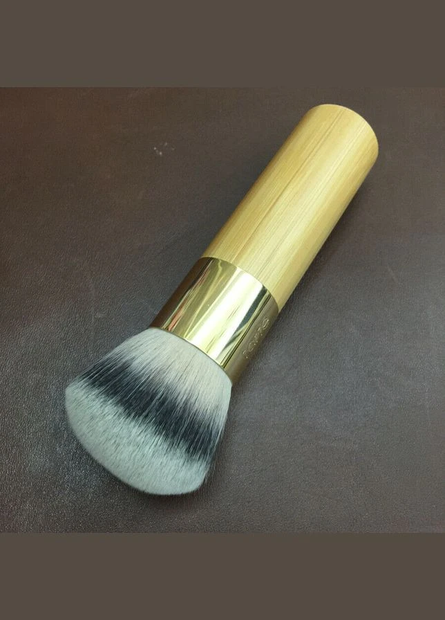 Кисть для тону The Buffer Airbrush Finish Bamboo Foundation Brush з ефектом аерографа Tarte (331146055)