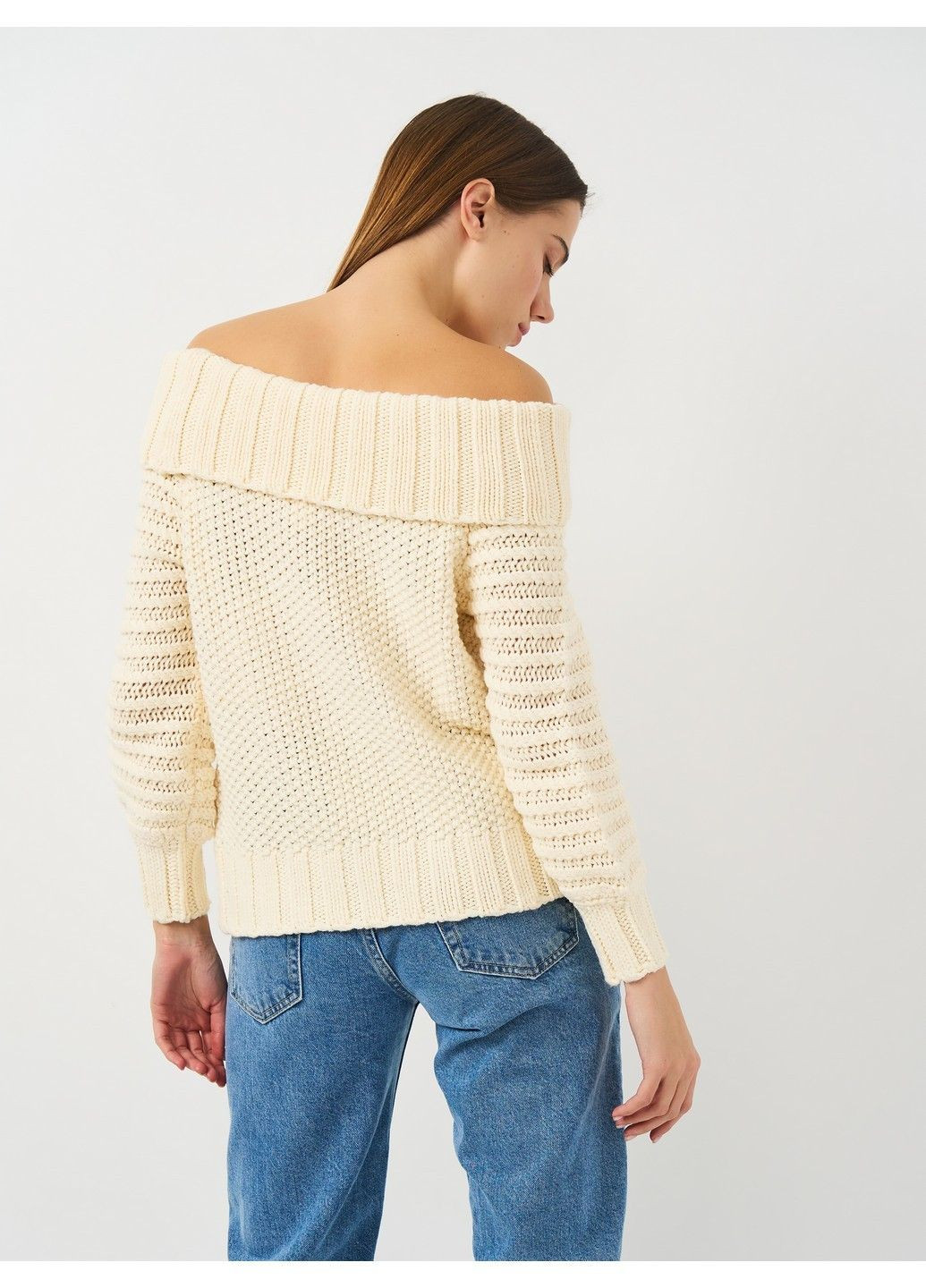 Молочный зимний свитер с микро-дефектом H&M