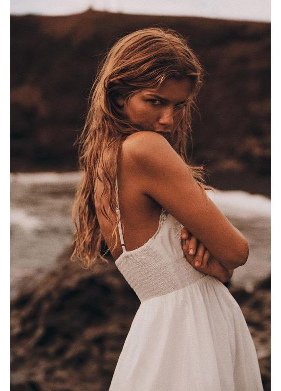 Белое поплиновое платье с вышивкой Zara