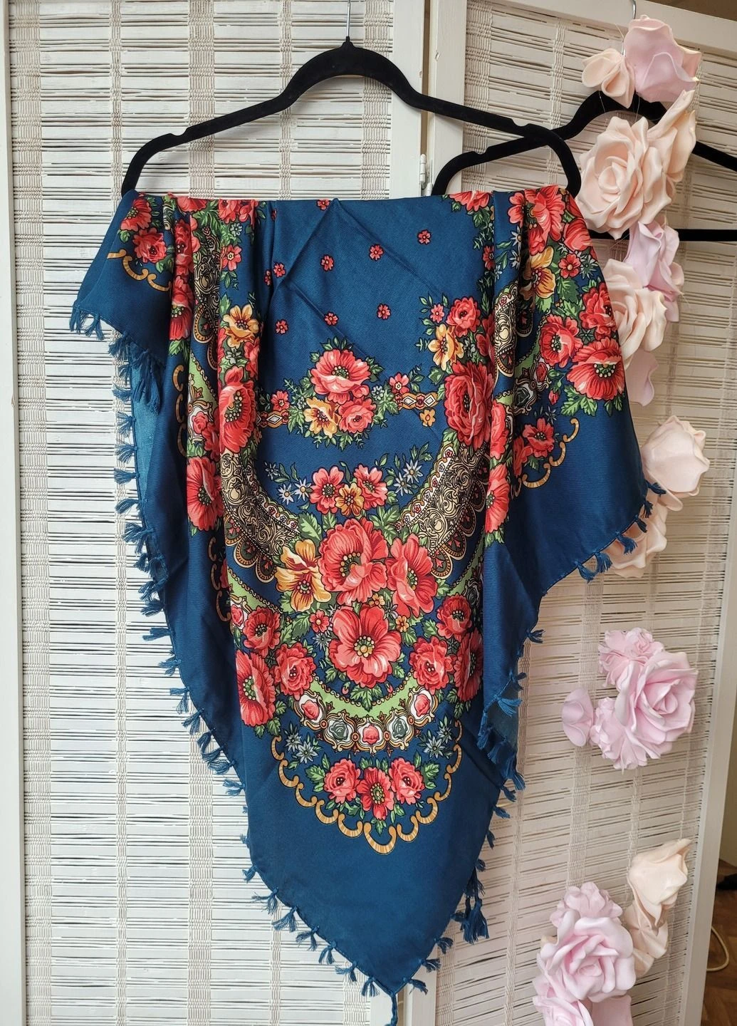 Жіноча Народна хустка з бахромою Шипшина 100х100 см No Brand (398380360)