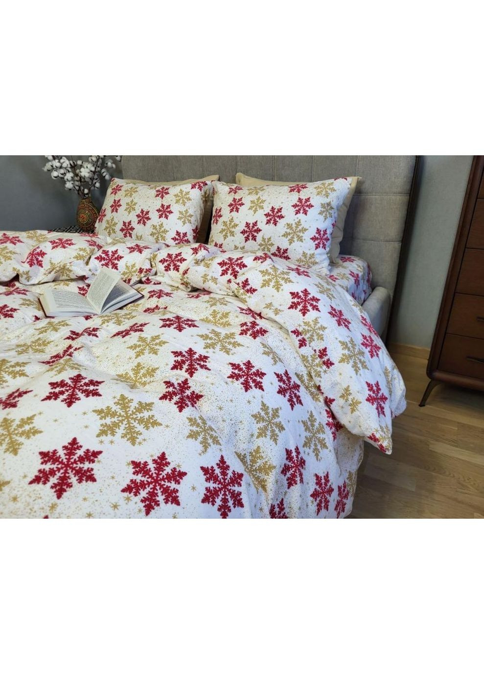 Постельное белье с резинкой Снежинка желтая, фланель(байка) Семейный размер, наволочки 70/70 No Brand (363191678)