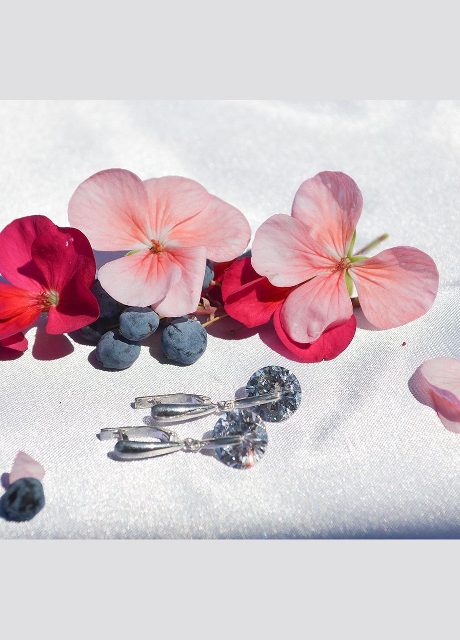 Серьги висюльки с белыми камнями 7938/2 Maxi Silver (337132864)