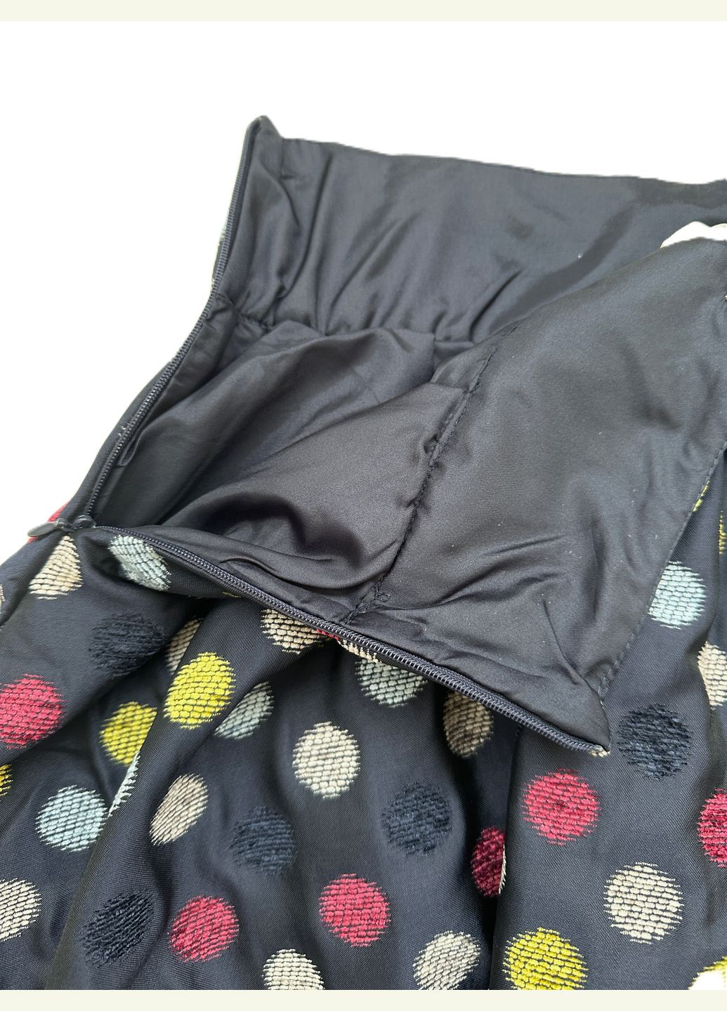 Темно-синий демисезонный костюм для девушки жакет + юбка темно-синий в горохе юбочный To Be Too