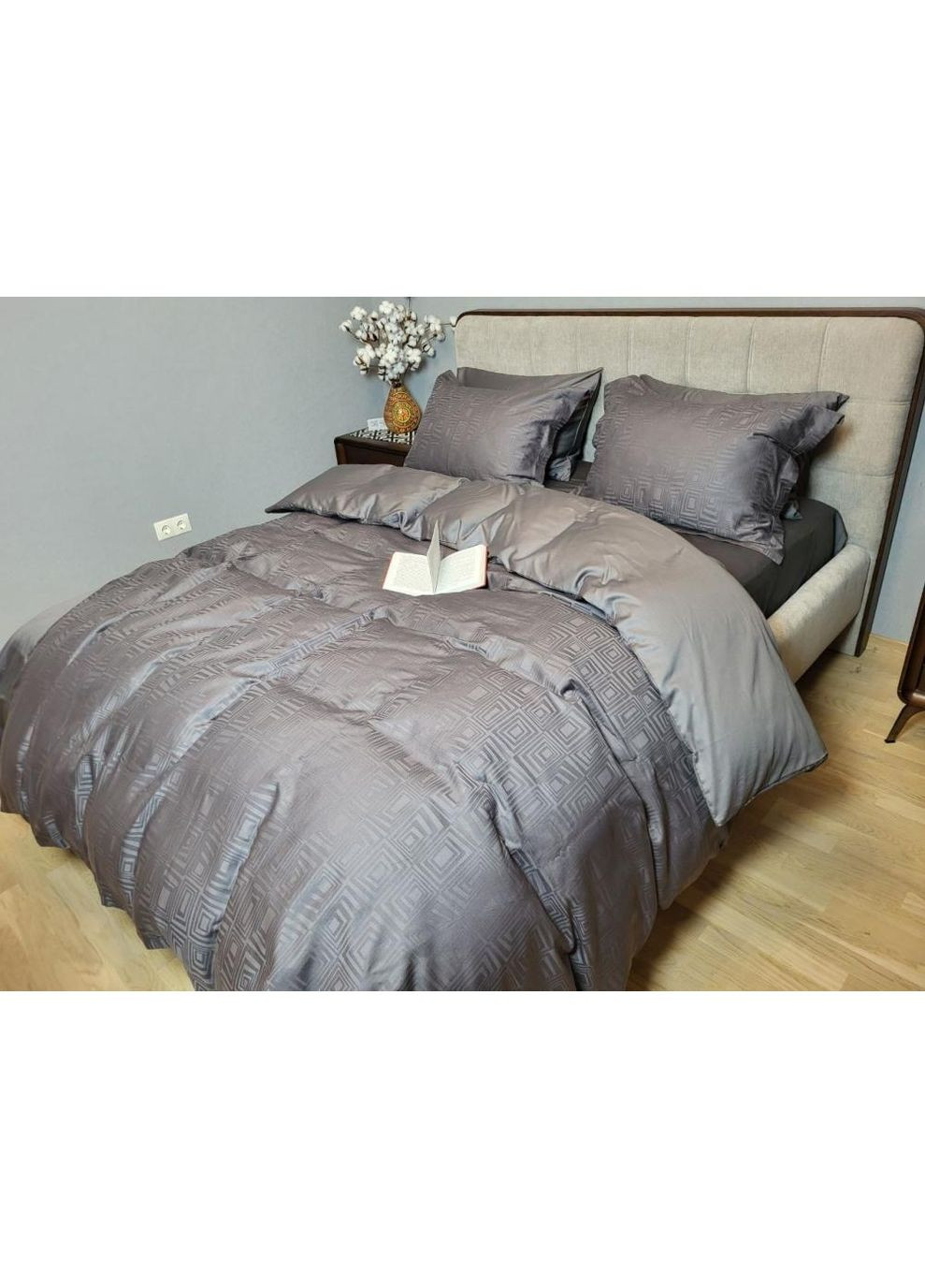 Постельное белье с резинкой SQUARE DARK GREY, сатин Полуторный размер, наволочки 70/70 No Brand (364220850)