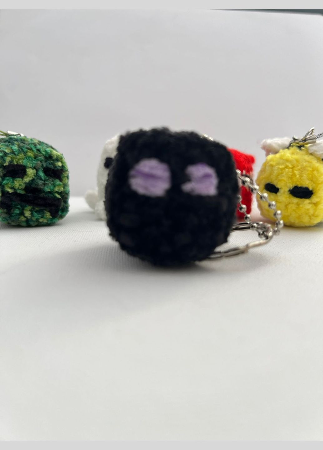 Подарунок для геймера 5в1 набір з 5 брелоків кріпер андермен гаст бджола та куб ТНТ Handmade пиксельніе кубики (344584850)