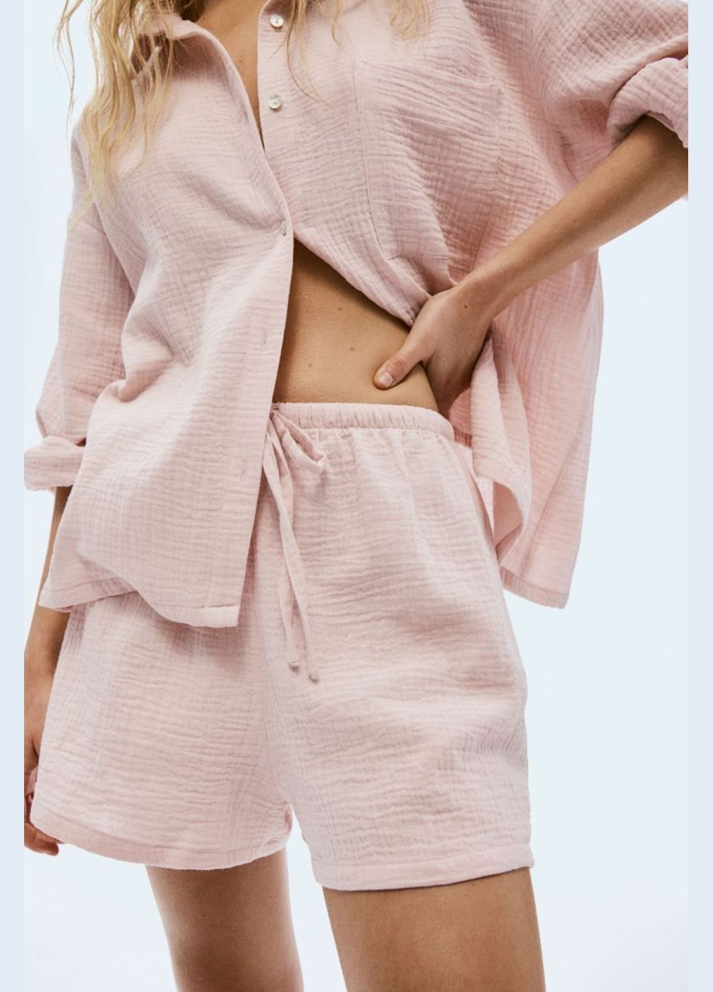 Пудровая всесезон муслиновый комплект H&M сорочка/шорти