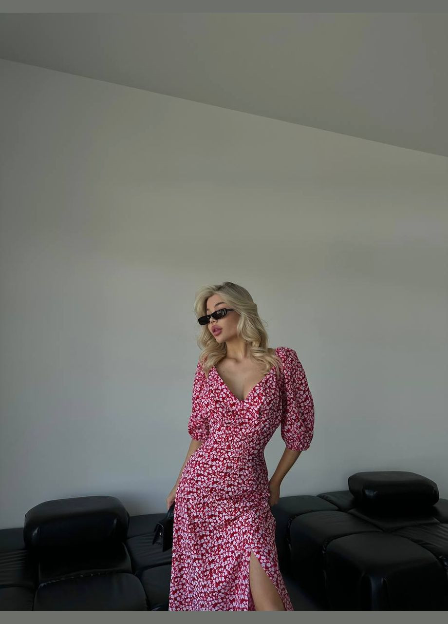 Червона красива літня червона сукня в квітковому принті з якісного софту, сукня з коротким рукавом та відкритим декольте No Brand