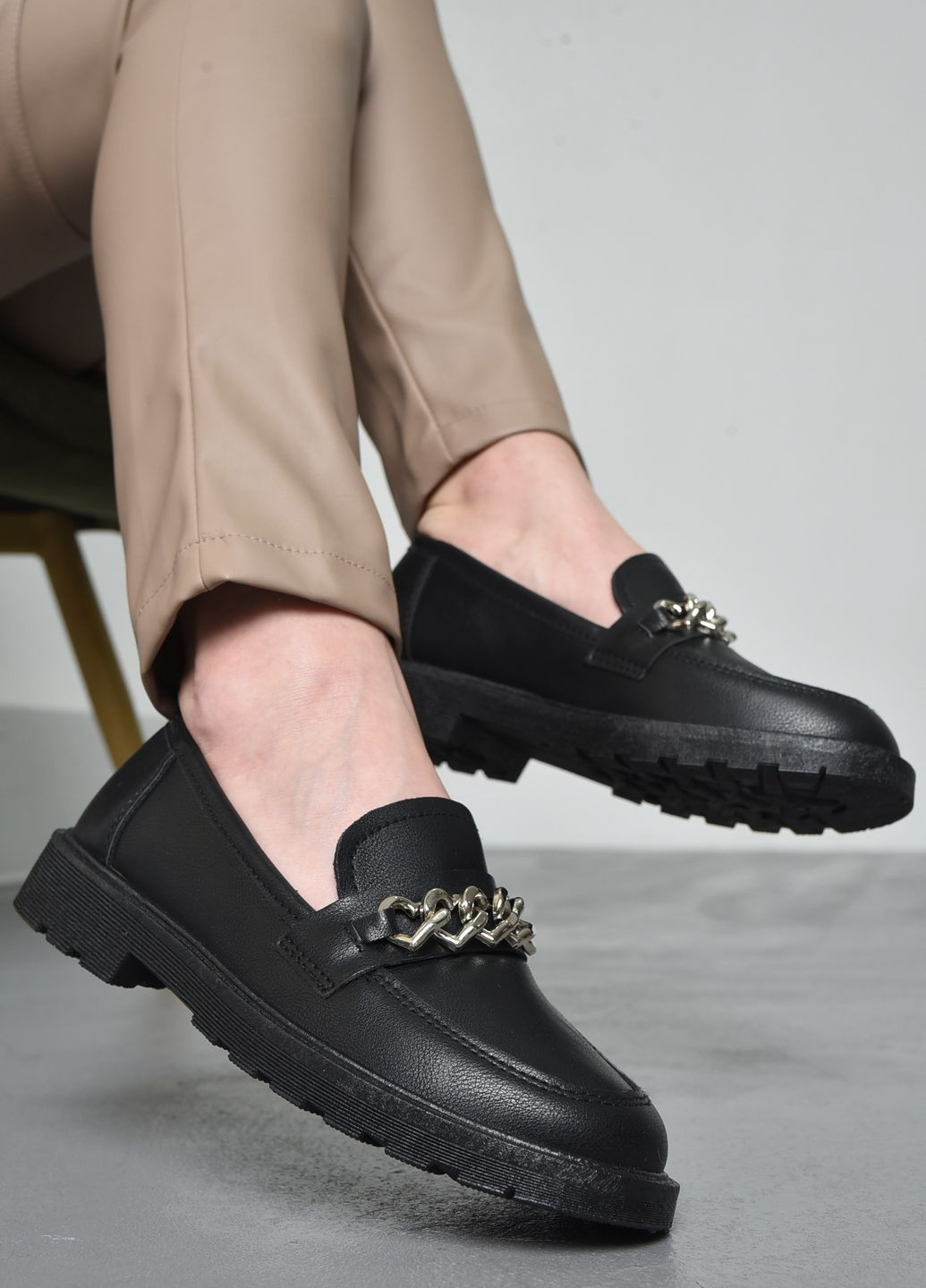 Туфлі-лофери жіночі чорного кольору Let's Shop (274535680)
