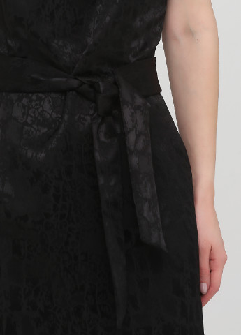 Чорна коктейльна сукня R.U.A. Collection з абстрактним візерунком
