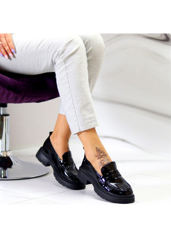 Лоферы женские черные глянцевые кожаные Melasva на среднем каблуке